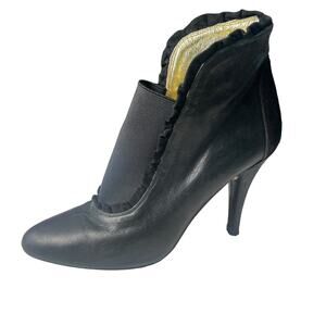 Te Casan Limited 100 NY Edition Ruffled Stiletto Ankle Boot Shoe Black Size 8